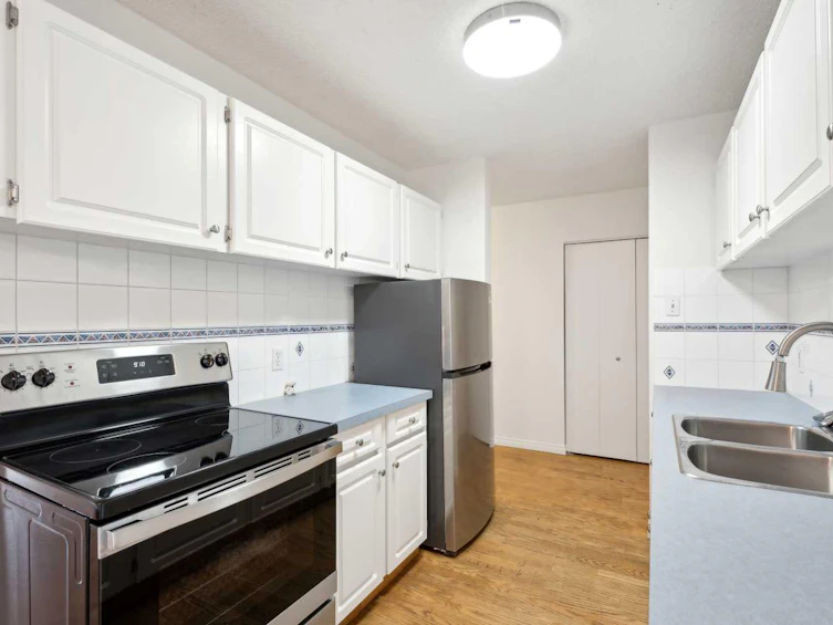 415-3420 50 Street NW, Calgary, AB, T3A 2E1 - 9