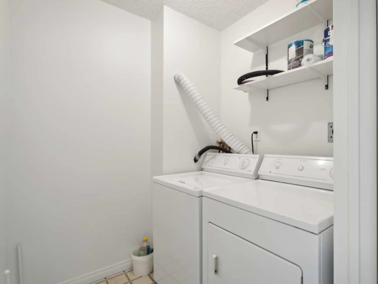 415-3420 50 Street NW, Calgary, AB, T3A 2E1 - 18