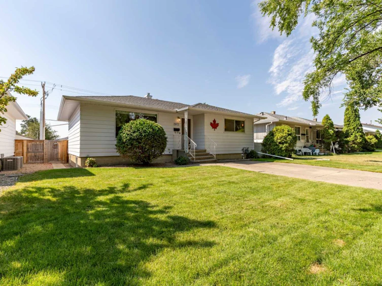 2022 10 Avenue S, Lethbridge, AB, T1K 0C1 - 3