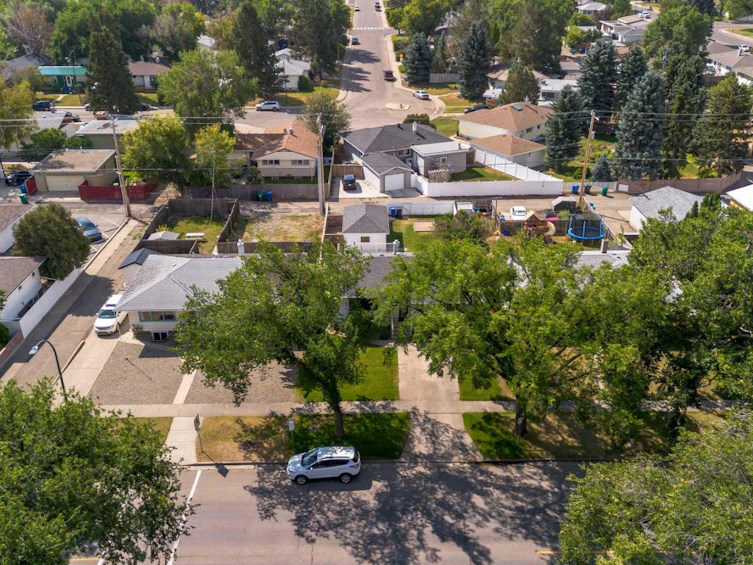 2022 10 Avenue S, Lethbridge, AB, T1K 0C1 - 48