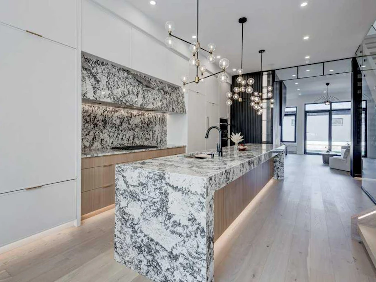 2627 27 Street SW, Calgary, AB, T3E 2G4 - 6