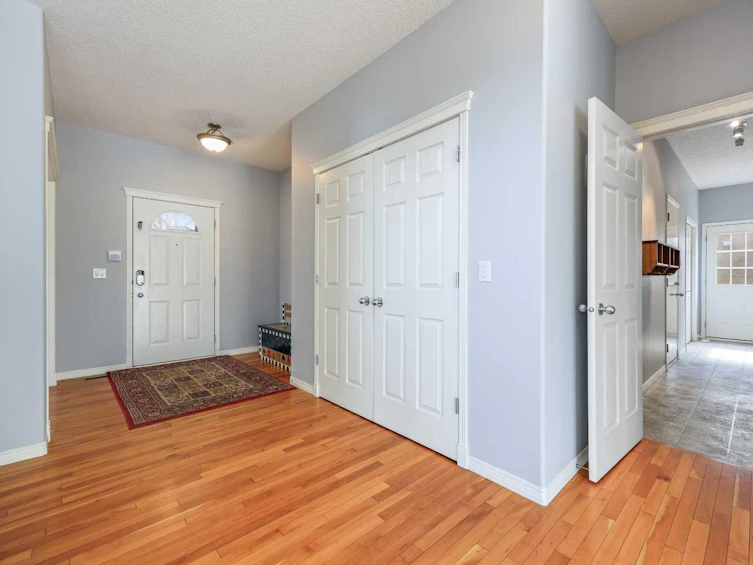 57 Strathlea Court SW, Calgary, AB, T3H 4T4 - 3
