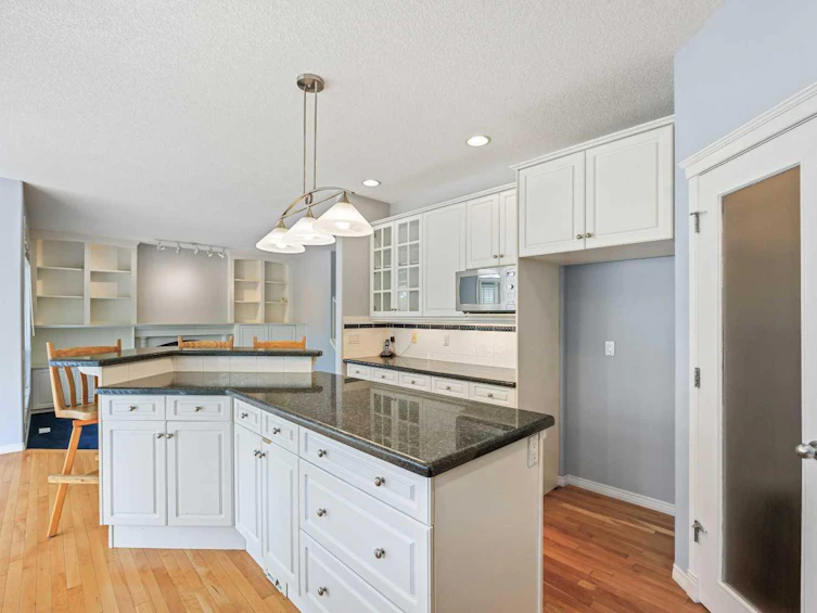 57 Strathlea Court SW, Calgary, AB, T3H 4T4 - 12