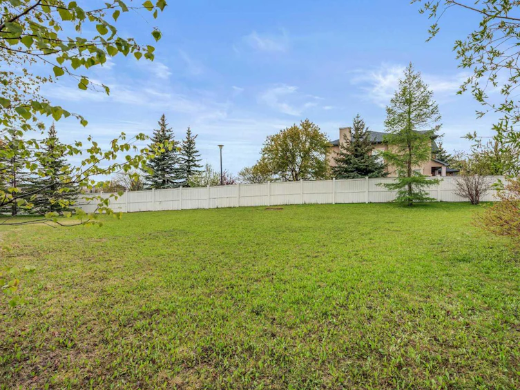 57 Strathlea Court SW, Calgary, AB, T3H 4T4 - 34