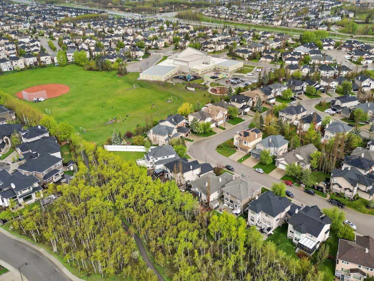 57 Strathlea Court SW, Calgary, AB, T3H 4T4 - 45