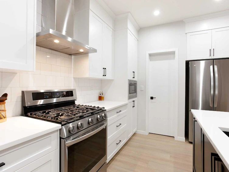 377 Edith Road NW, Calgary, AB, T3R 1Y9 - 5