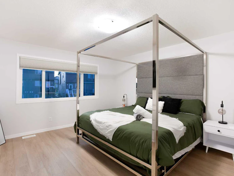 377 Edith Road NW, Calgary, AB, T3R 1Y9 - 14