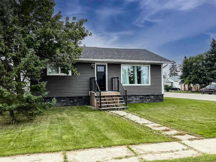 5 1 Avenue SW, Falher, AB, T0H 1M0