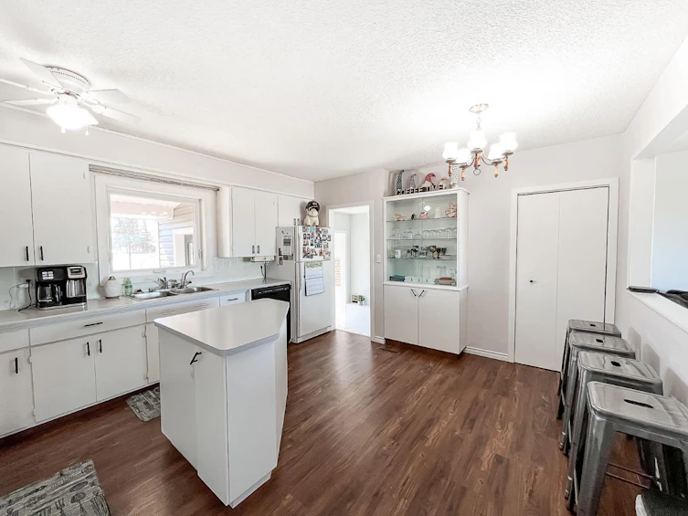 5 1 Avenue SW, Falher, AB, T0H 1M0 - 5