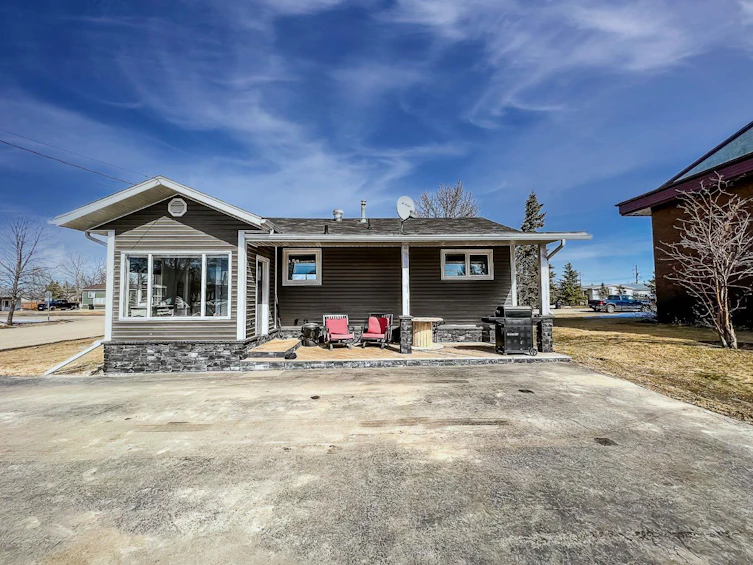 5 1 Avenue SW, Falher, AB, T0H 1M0 - 28