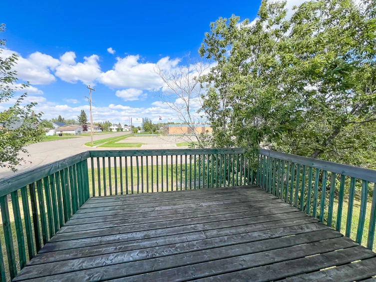 101 1st Avenue NE, Mclennan, AB, T0H 2L0 - 10
