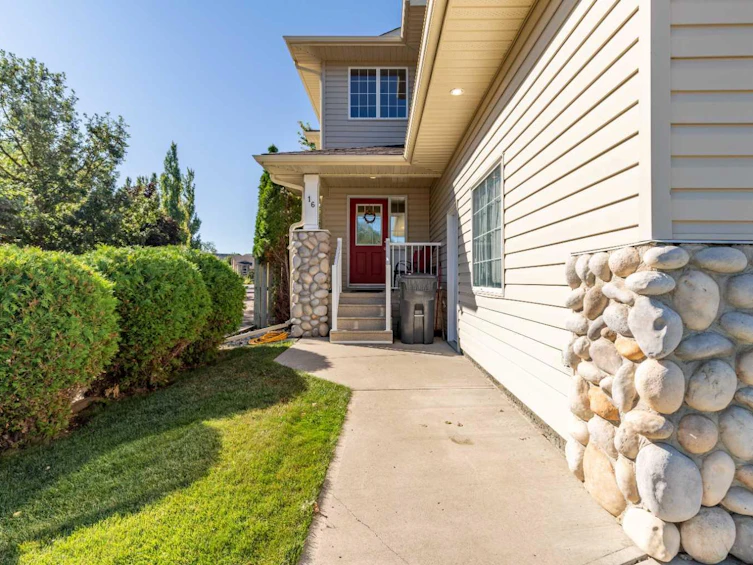 16 Rivercrest Court W, Lethbridge, AB, T1K 7P3 - 5