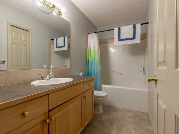 16 Rivercrest Court W, Lethbridge, AB, T1K 7P3 - 27