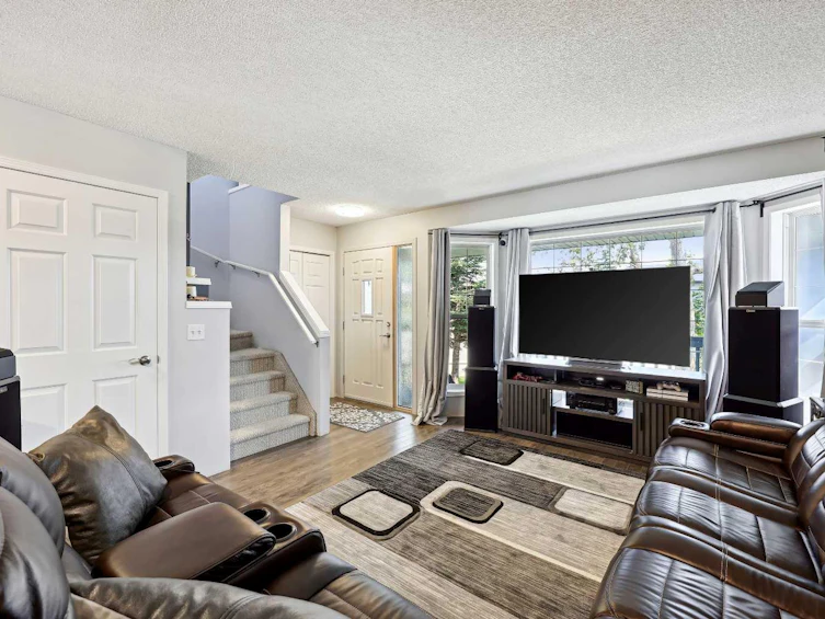 27 Martin Crossing Close NE, Calgary, AB, T3J 3R5 - 4
