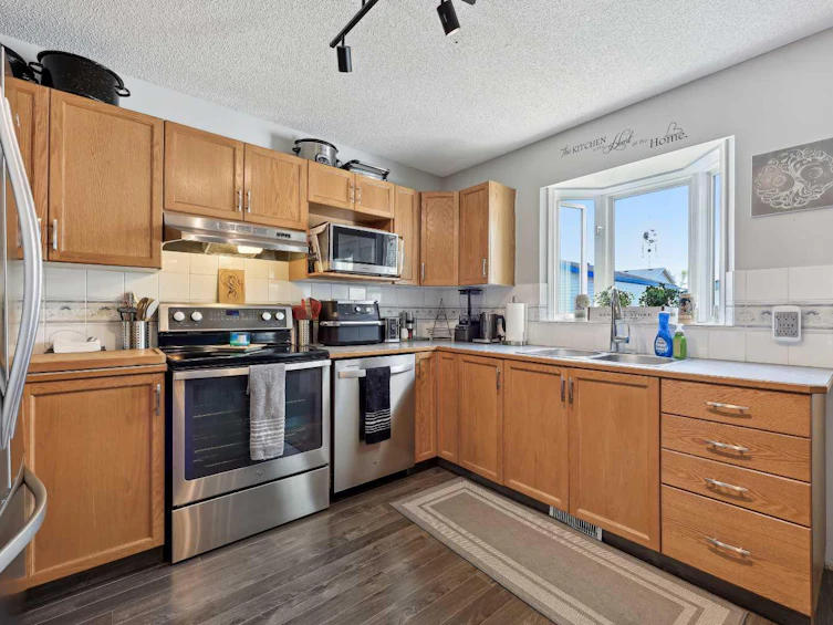 27 Martin Crossing Close NE, Calgary, AB, T3J 3R5 - 8