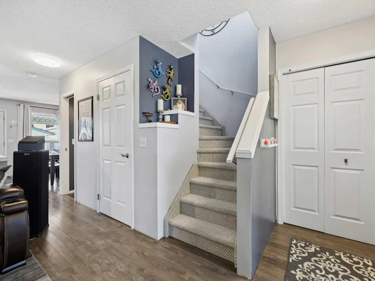 27 Martin Crossing Close NE, Calgary, AB, T3J 3R5 - 13
