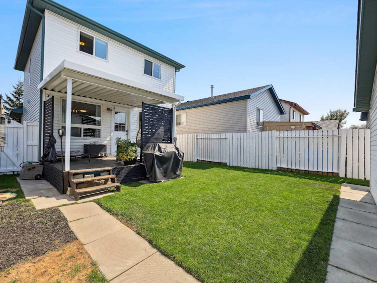 27 Martin Crossing Close NE, Calgary, AB, T3J 3R5 - 35