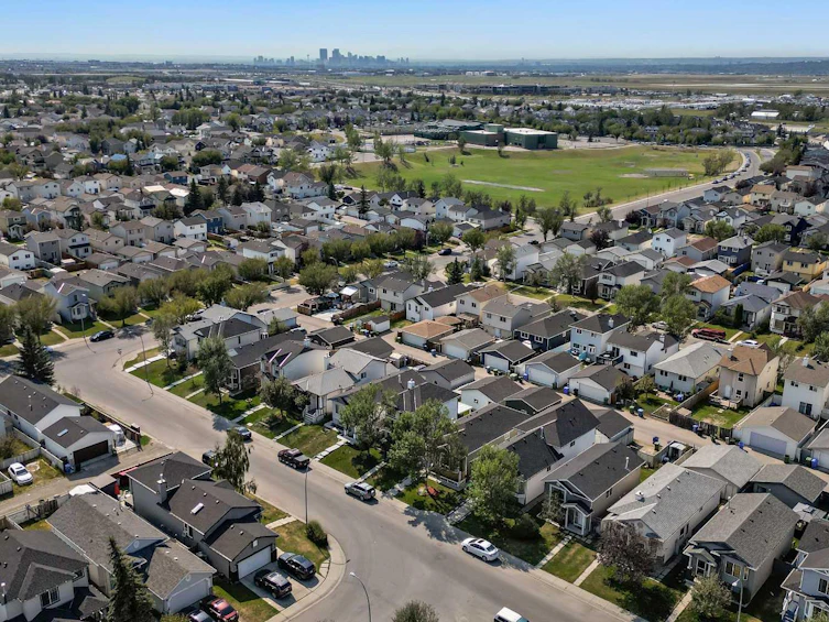 27 Martin Crossing Close NE, Calgary, AB, T3J 3R5 - 40