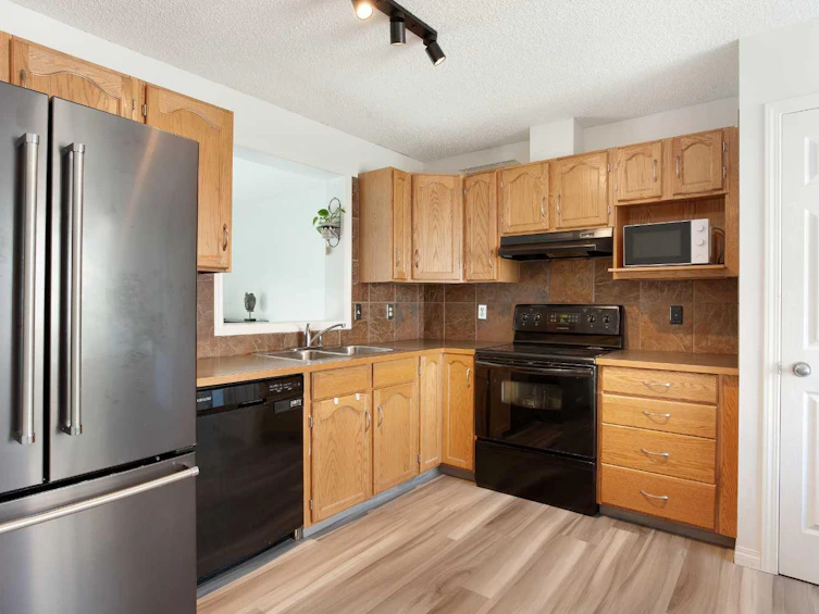 112 Copperfield Lane SE, Calgary, AB, T2Z 4T3 - 4
