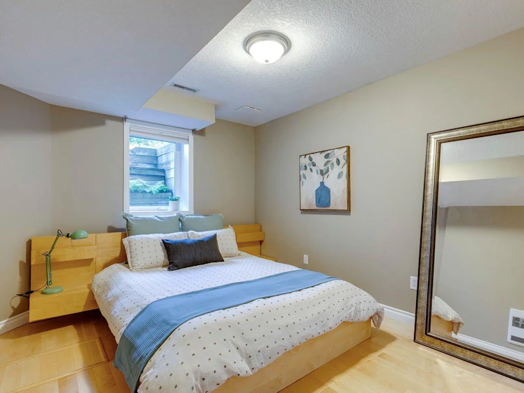 1633 18 Avenue NW, Calgary, AB, T2M 0X2 - 32