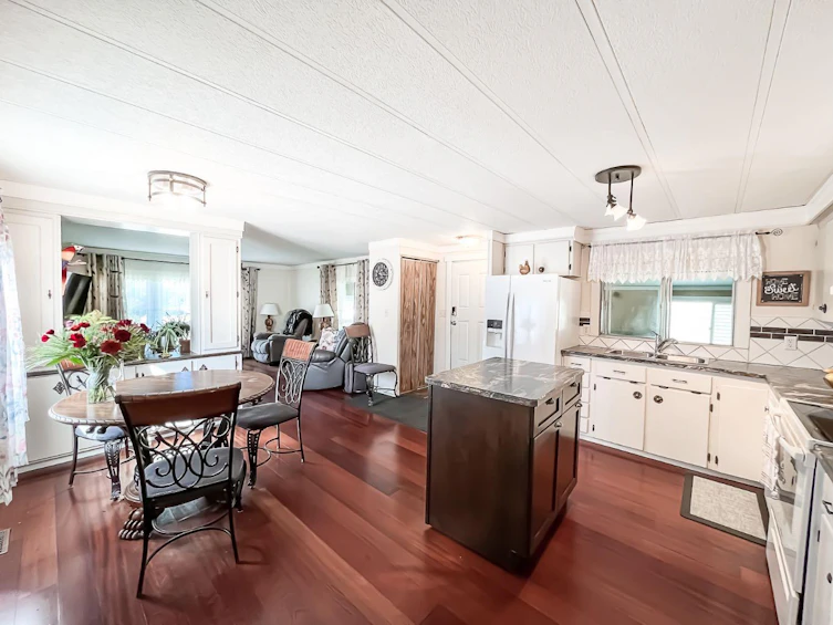 428 1 Street Southwest, Falher, AB, T0H 1M0 - 5
