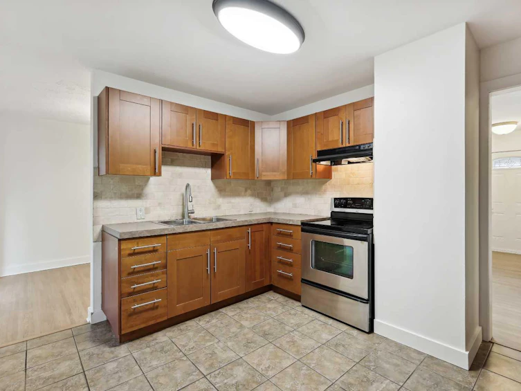 1 Meadowview Road SW, Calgary, AB, T2V 1V9 - 9