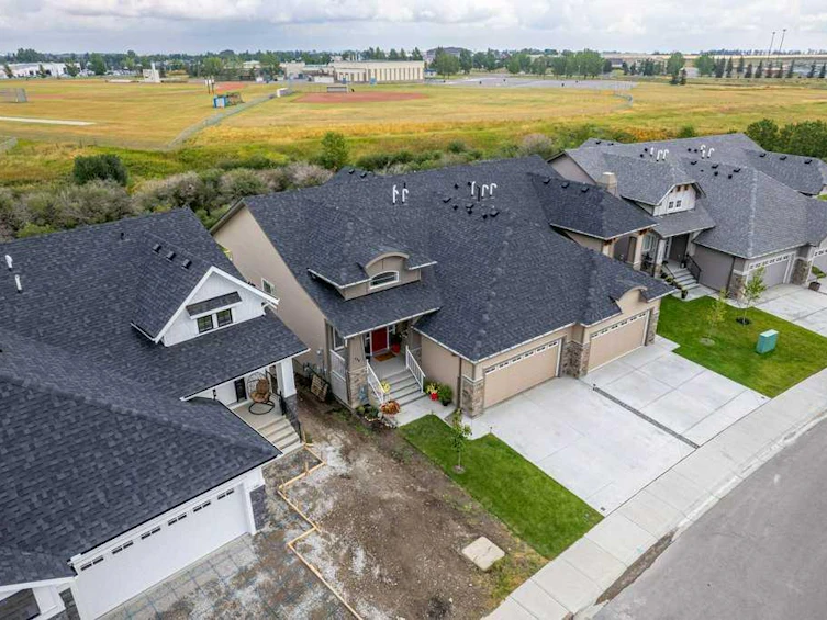 540 Montana Bay SE, High River, AB, T1V 0J6 - 2