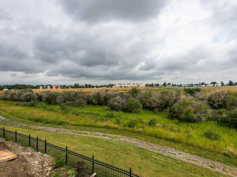540 Montana Bay SE, High River, AB, T1V 0J6 - 18