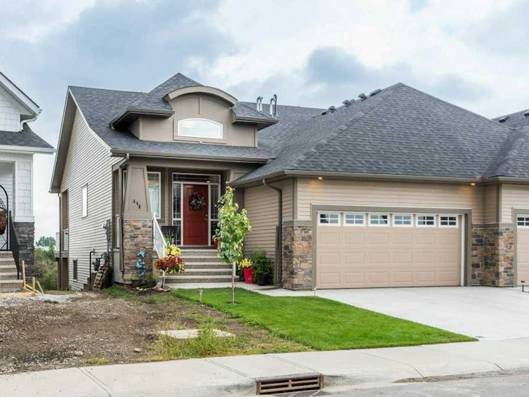 540 Montana Bay SE, High River, AB, T1V 0J6 - 35