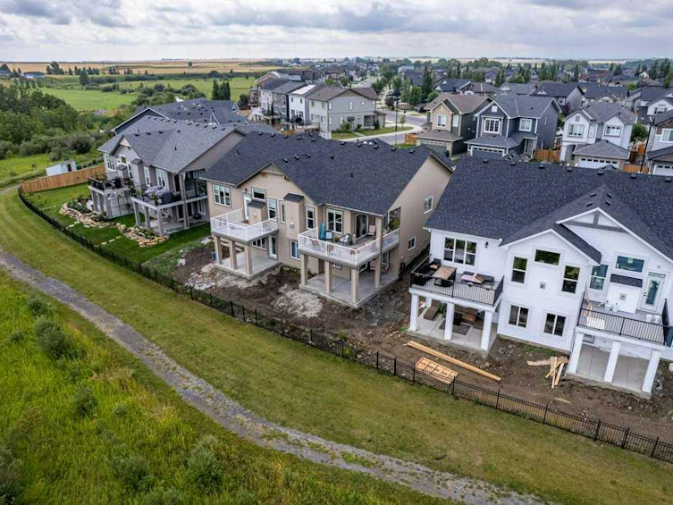 540 Montana Bay SE, High River, AB, T1V 0J6 - 38