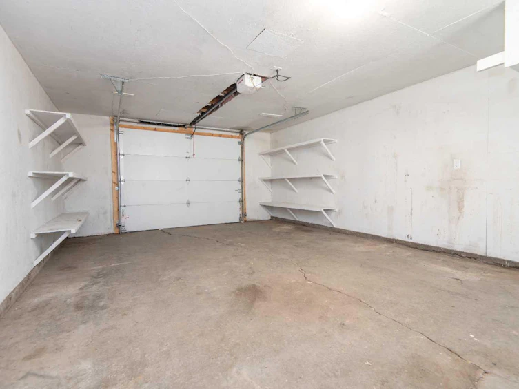 5920 51 Avenue, Red Deer, AB, T4N 4H9 - 7