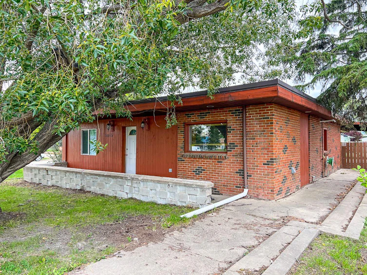 5015 46 Street, Valleyview, AB, T0H 3N0