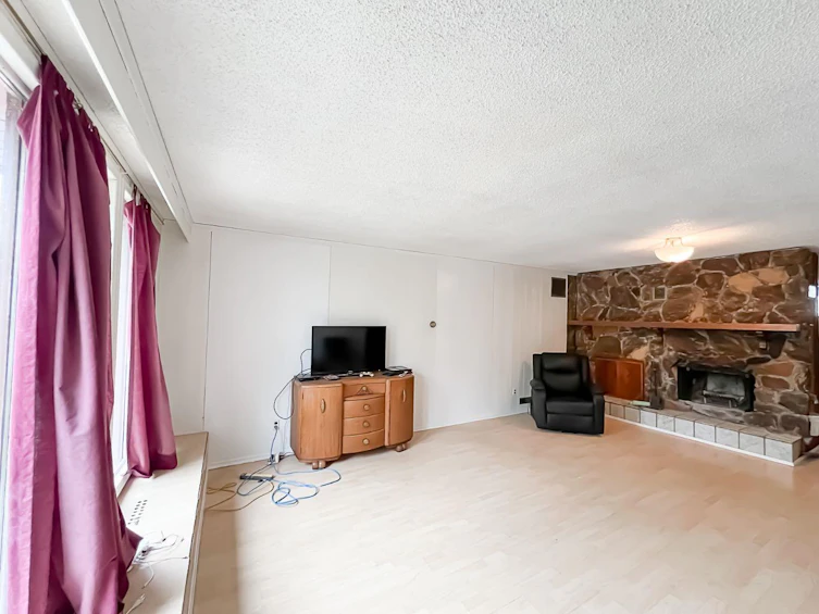 5015 46 Street, Valleyview, AB, T0H 3N0 - 9