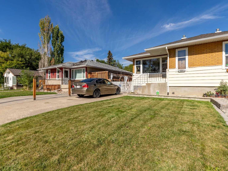1817 13 Avenue S, Lethbridge, AB, T1K 0S3 - 3