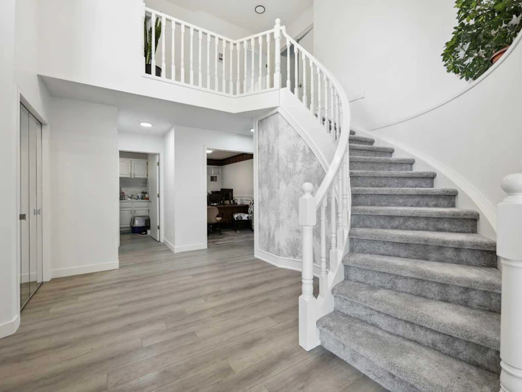 1360 Shawnee Road SW, Calgary, AB, T2Y 2T1 - 2