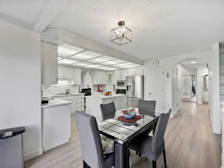 1360 Shawnee Road SW, Calgary, AB, T2Y 2T1 - 12
