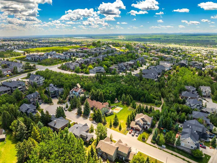 8 Spring Willow Place SW, Calgary, AB, T3H 5Z3 - 6