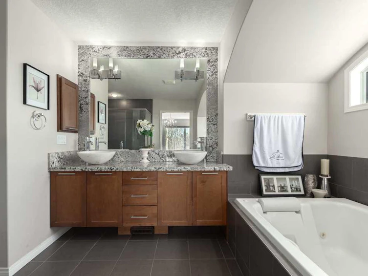 8 Spring Willow Place SW, Calgary, AB, T3H 5Z3 - 32