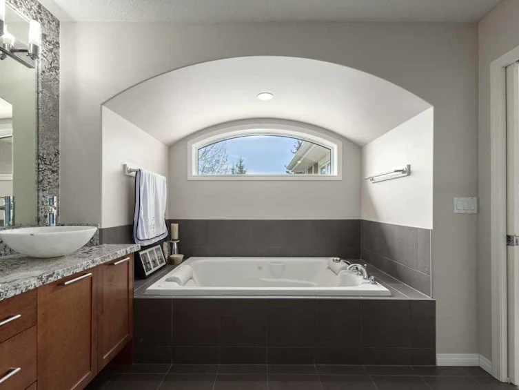 8 Spring Willow Place SW, Calgary, AB, T3H 5Z3 - 33