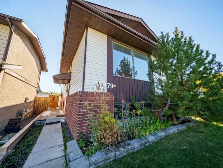 79 Shawmeadows Close SW, Calgary, AB, T2Y 1A6