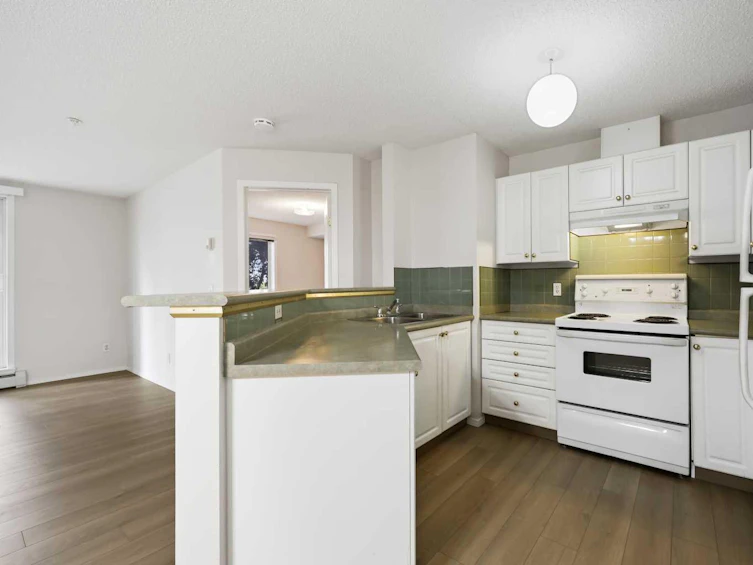 115-3000 Somervale Court SW, Calgary, AB, T2Y 4J2 - 5