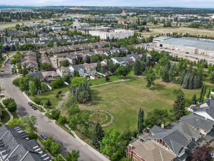 16 Johnson Place SW, Calgary, AB, T3E 7S2 - 46