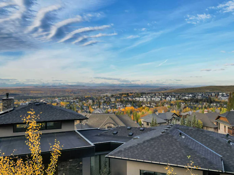 2850 77 Street SW, Calgary, AB, T3H 5M1 - 2
