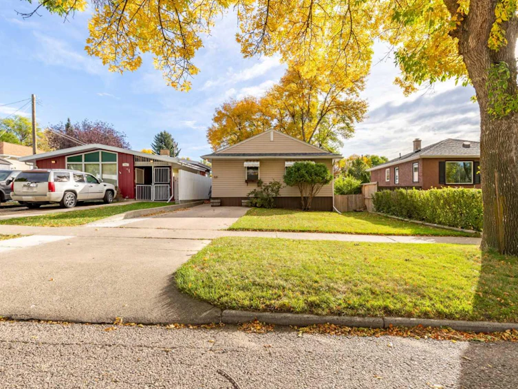 715 20 Street S, Lethbridge, AB, T1J 3J3 - 4