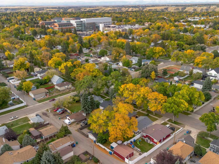 715 20 Street S, Lethbridge, AB, T1J 3J3 - 45