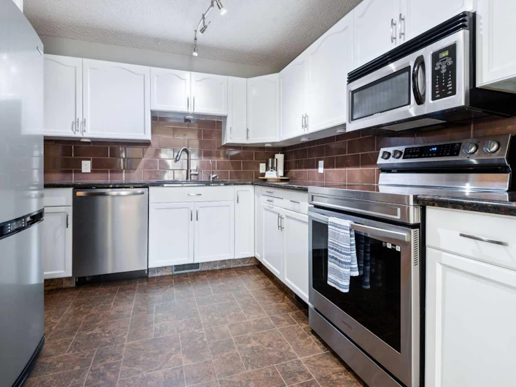 37 Dunlop Street, Red Deer, AB, T4R 2H3 - 14