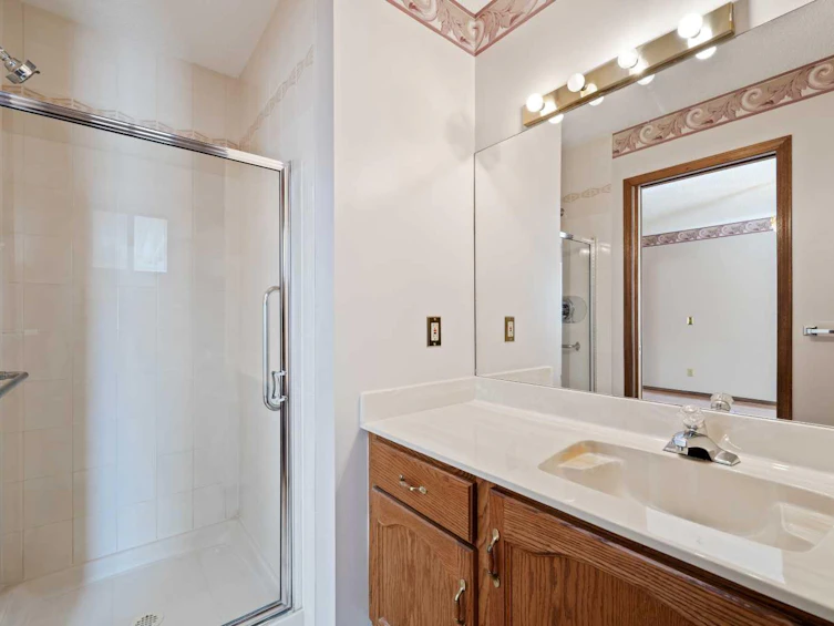 11 Sandringham Close NW, Calgary, AB, T2K 5L5 - 13
