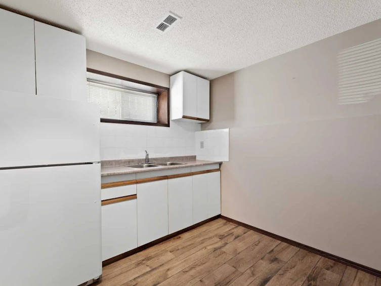 11 Sandringham Close NW, Calgary, AB, T2K 5L5 - 18