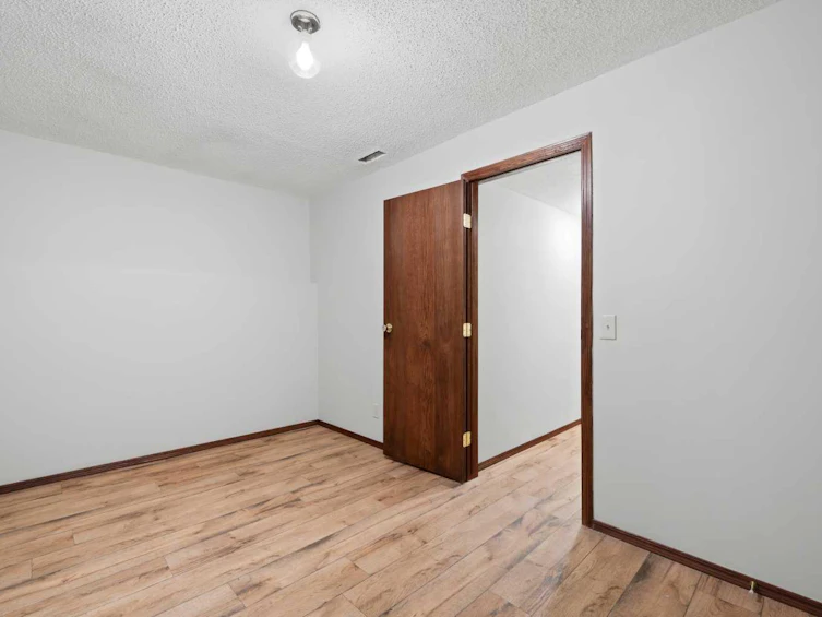 11 Sandringham Close NW, Calgary, AB, T2K 5L5 - 19
