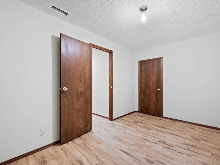 11 Sandringham Close NW, Calgary, AB, T2K 5L5 - 20